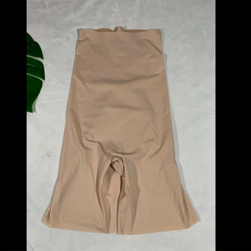 NEW Spanx Thinstincts High Waist Mid-Thigh Shorts Nude [SZ‎ Small ]
